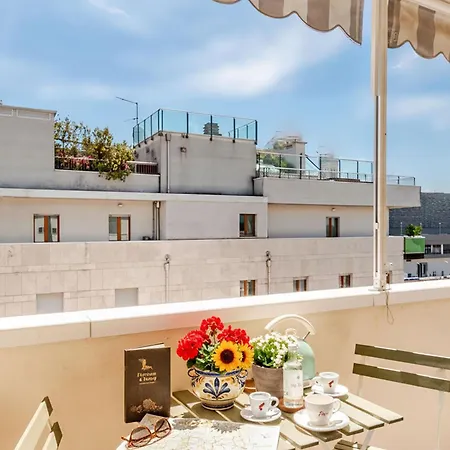 5&5 - Spacious, Bright, With Free Private Parking * Florens