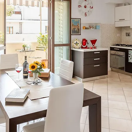 5&5 - Spacious, Bright, With Free Private Parking Apartment