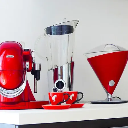 Spacious, Free Private Parking, 2 Bedrooms 2 Bathrooms - Comfortable And Bright In With Private Parking Garage - Just Few Minutes Walking From Historic Center 公寓