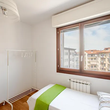 Spacious & Bright & Parking & Comfortable, In With Private Parking Garage - 2 Bedrooms & 2 Bathrooms - Just Few Minutes Walking From Historic Center *