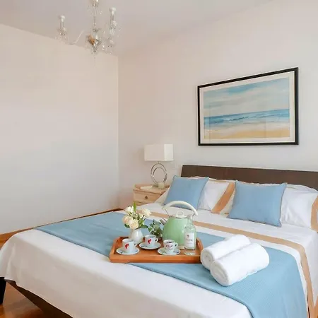 Opera House Area - Private Parking! - Balcony - 2 Bedrooms 2 Bathrooms Apartmán Florencie
