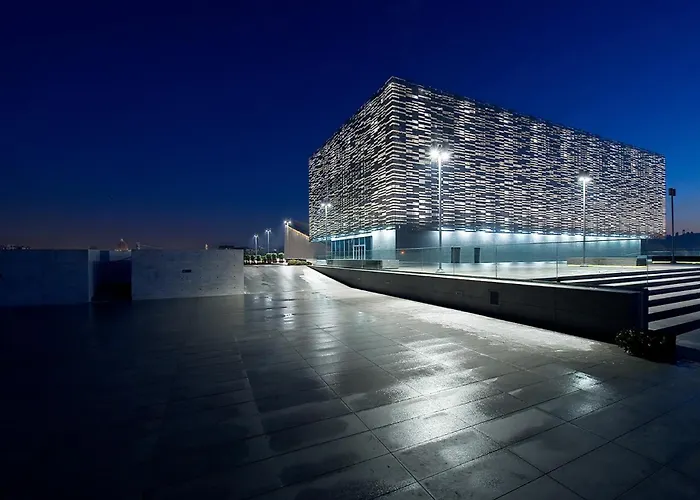 Apartamento 5&5 - Spacious, Bright, With Free Private Parking *