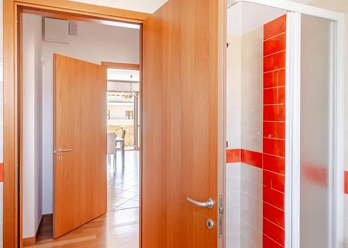 5&5 - Spacious, Bright, With Free Private Parking Florencia