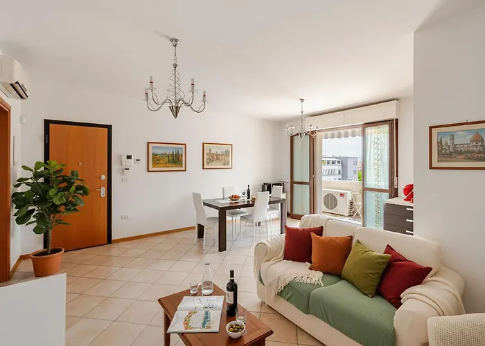 5&5 - Spacious, Bright, With Free Private Parking Apartamento