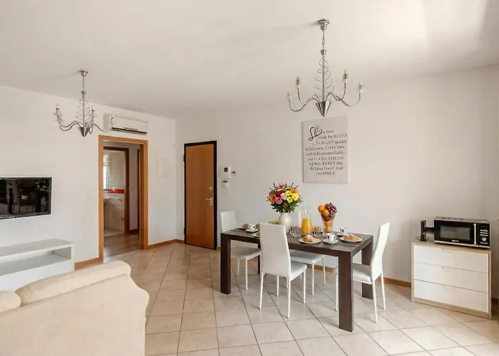 5&5 - Spacious, Bright, With Free Private Parking Florencia