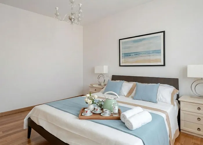 5&5 - Spacious, Bright, With Free Private Parking Apartamento *